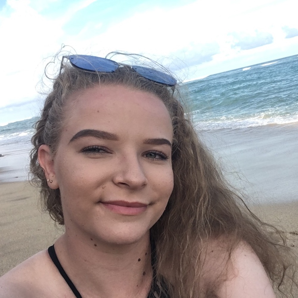 Meet your Posher, Alyssa